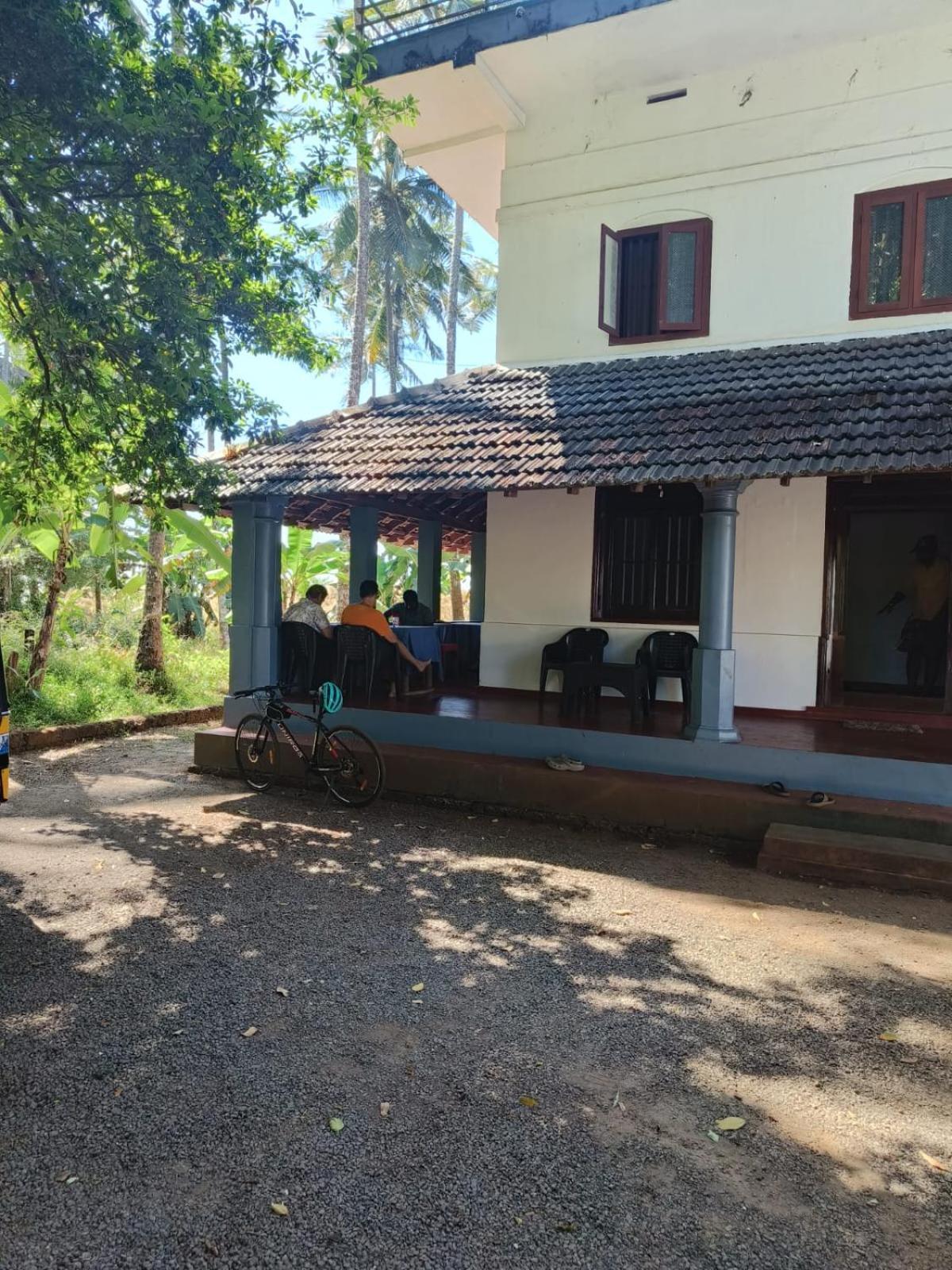 Perch Next Door Bed and Breakfast Kannur Exteriör bild